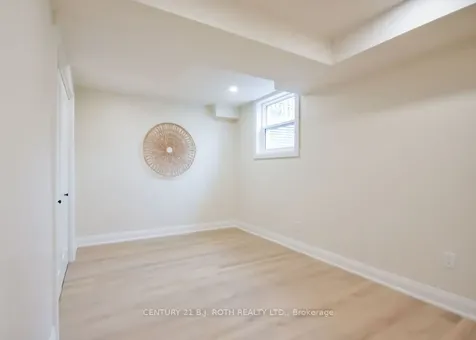 20 Hadden Crescent Barrie ON L4M 6G6