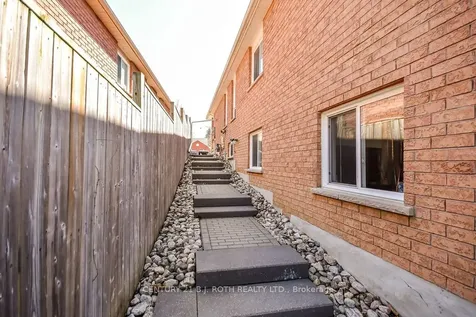 14 Trask Drive Barrie ON L4N 5R4