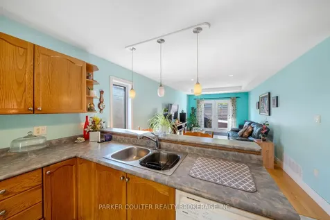 15 Edwards Drive Barrie ON L4N 9K6
