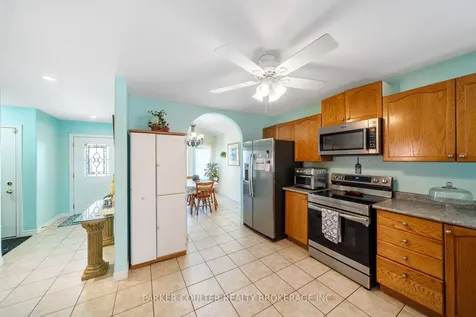 15 Edwards Drive Barrie ON L4N 9K6