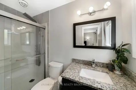 15 Edwards Drive Barrie ON L4N 9K6