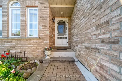 15 Edwards Drive Barrie ON L4N 9K6