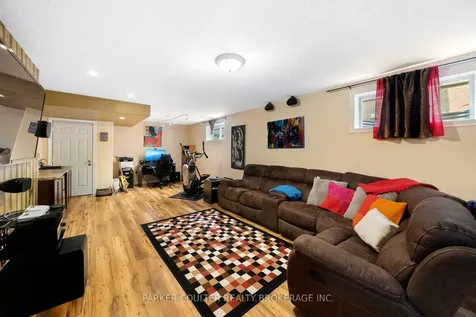 15 Edwards Drive Barrie ON L4N 9K6