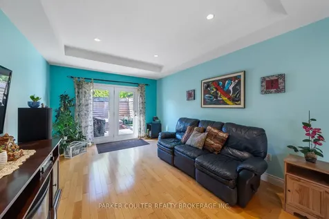 15 Edwards Drive Barrie ON L4N 9K6