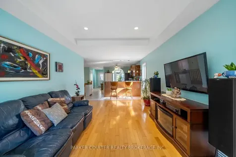 15 Edwards Drive Barrie ON L4N 9K6