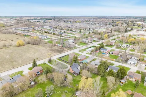 201 Christopher Street Clearview ON L0M 1S0