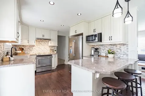 201 Christopher Street Clearview ON L0M 1S0