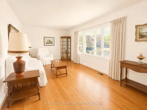 121 Rodney Street Barrie ON L4M 4C4