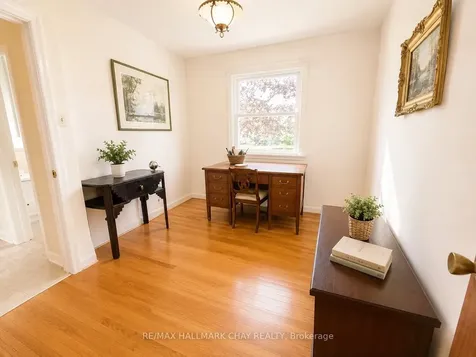 121 Rodney Street Barrie ON L4M 4C4