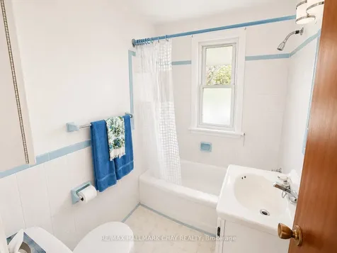 121 Rodney Street Barrie ON L4M 4C4