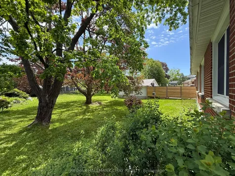 121 Rodney Street Barrie ON L4M 4C4