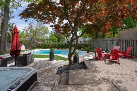 29 Castle Drive Barrie ON L4N 1P9