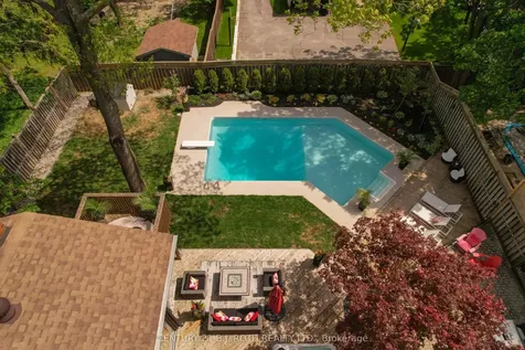 29 Castle Drive Barrie ON L4N 1P9