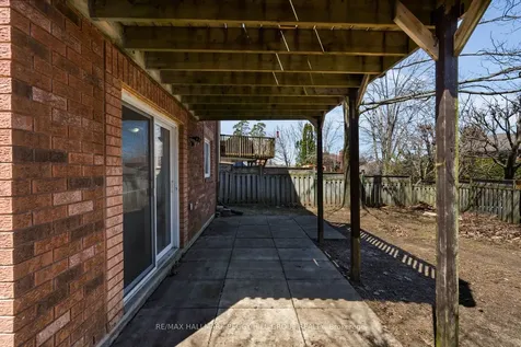 24 Geddes Crescent Barrie ON L4N 7B2