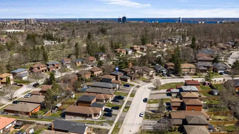 24 Geddes Crescent Barrie ON L4N 7B2
