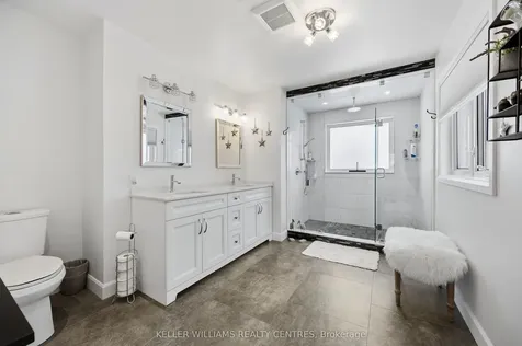 13 Surrey Street Barrie ON L4M 0C5