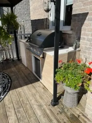 13 Surrey Street Barrie ON L4M 0C5