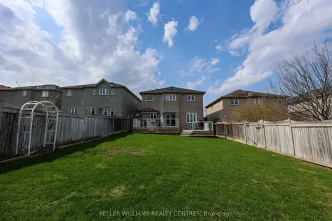 13 Surrey Street Barrie ON L4M 0C5