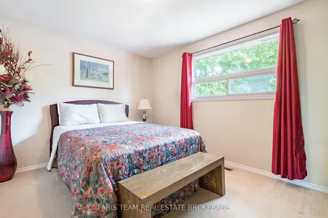 5 Fitzroy Terrace Barrie ON L4N 2Z2