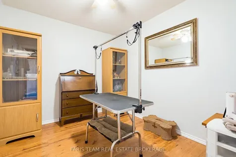 5 Fitzroy Terrace Barrie ON L4N 2Z2