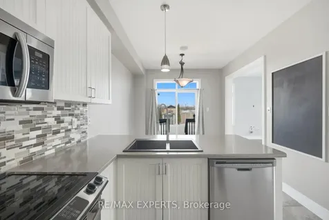 76 Forsyth Crescent Barrie ON L4N 6R1