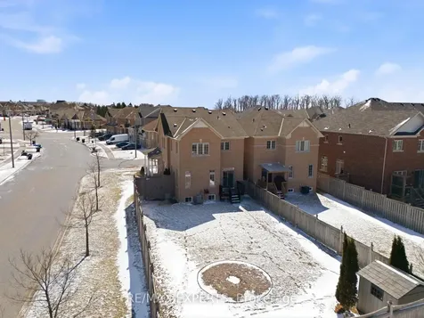 76 Forsyth Crescent Barrie ON L4N 6R1