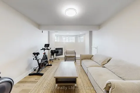 197 Mapleton Avenue Barrie ON L4N 8T5