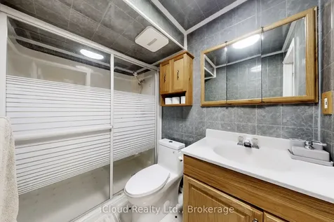 197 Mapleton Avenue Barrie ON L4N 8T5