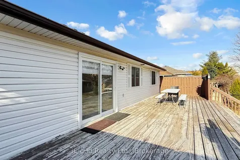 197 Mapleton Avenue Barrie ON L4N 8T5
