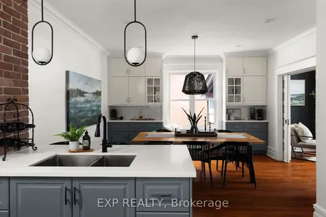 36 Sophia Street W Barrie ON L4N 1J3