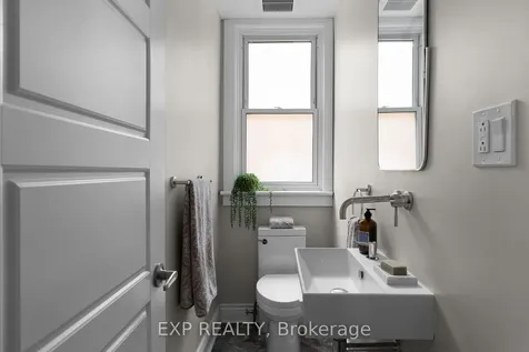 36 Sophia Street W Barrie ON L4N 1J3
