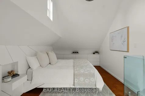 36 Sophia Street W Barrie ON L4N 1J3