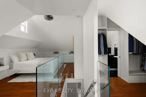 36 Sophia Street W Barrie ON L4N 1J3