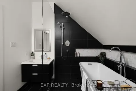 36 Sophia Street W Barrie ON L4N 1J3