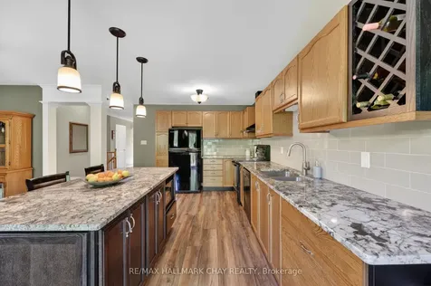 143 Emms Drive Barrie ON L4N 8H7