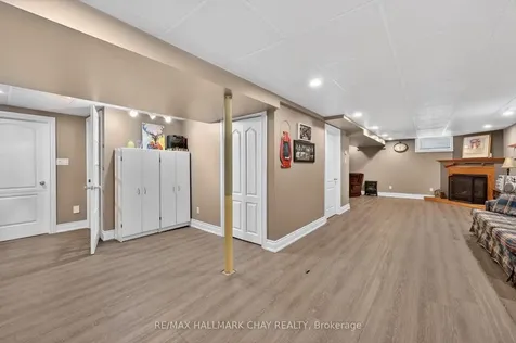 143 Emms Drive Barrie ON L4N 8H7