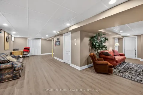 143 Emms Drive Barrie ON L4N 8H7