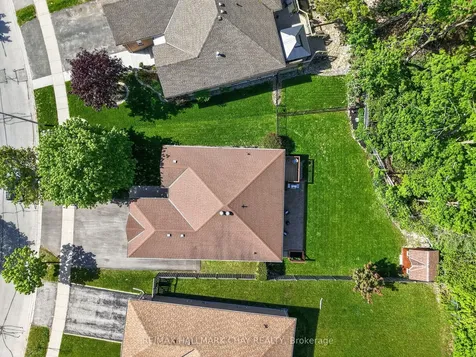 143 Emms Drive Barrie ON L4N 8H7