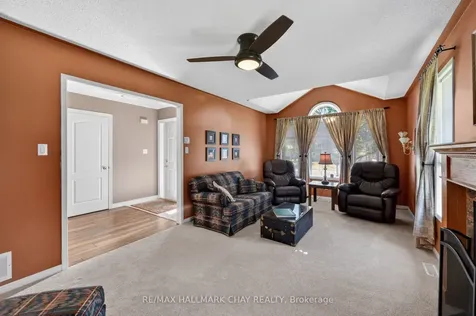 143 Emms Drive Barrie ON L4N 8H7