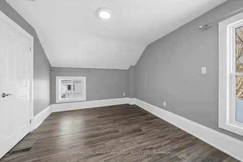 16 Albert Street N Orillia ON L3V 5K1