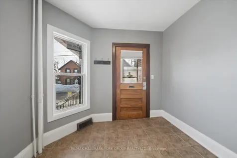 16 Albert Street N Orillia ON L3V 5K1