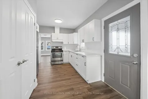 16 Albert Street N Orillia ON L3V 5K1