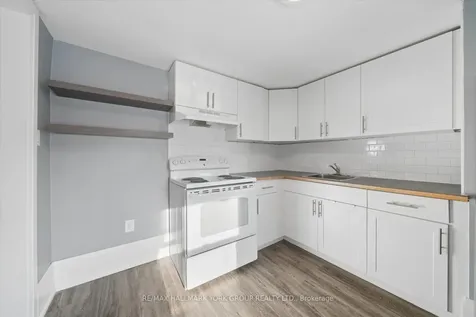 16 Albert Street N Orillia ON L3V 5K1