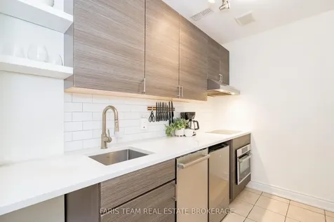 145 Wycliffe Cove N/a Tay ON L0K 2A0