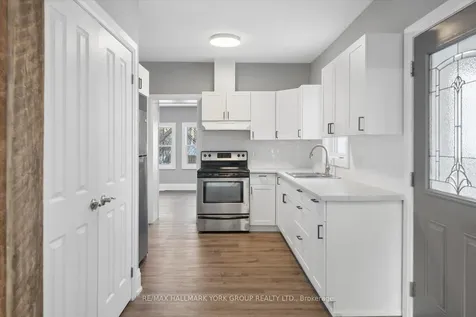 16 Albert Street N Orillia ON L3V 5K1