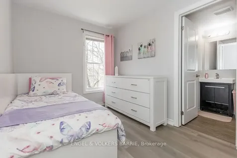 242 Penetanguishene Road Barrie ON L4M 7C2