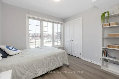 242 Penetanguishene Road Barrie ON L4M 7C2