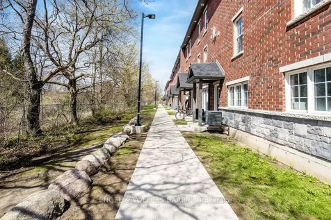 242 Penetanguishene Road Barrie ON L4M 7C2