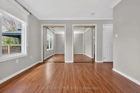 64 Gosney Crescent Barrie ON L4N 6T7