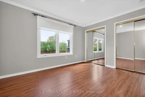 64 Gosney Crescent Barrie ON L4N 6T7